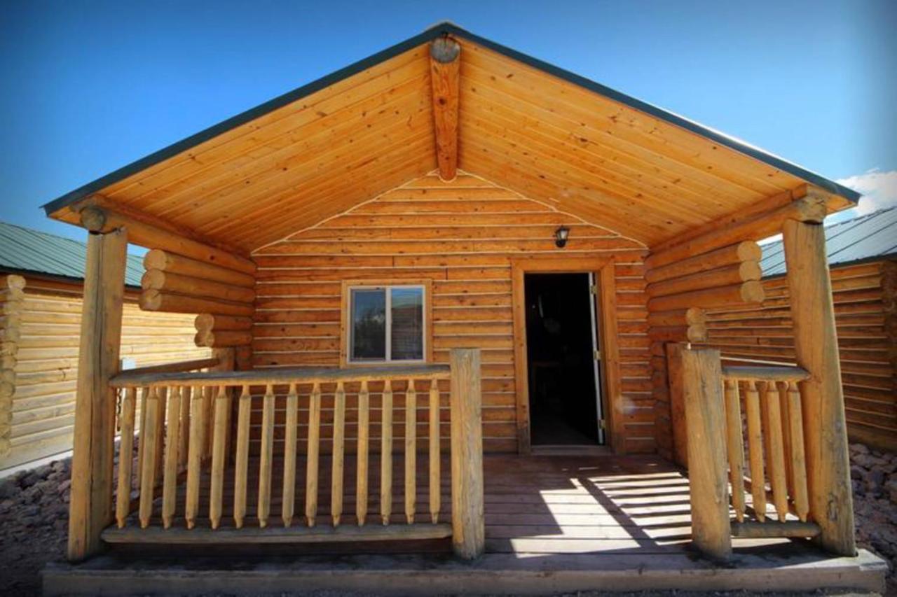 Bear Country Cabin #2 Hotel Saint Charles Bagian luar foto